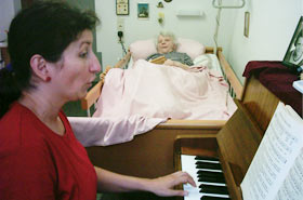 Musiktherapeutin Andrea Geis